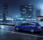 Toyota revises Avensis – now with 108g/km 68.9mpg diesel