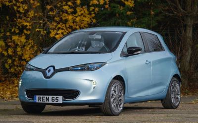 BLUE RENAULT ZOE FRONT VIEW