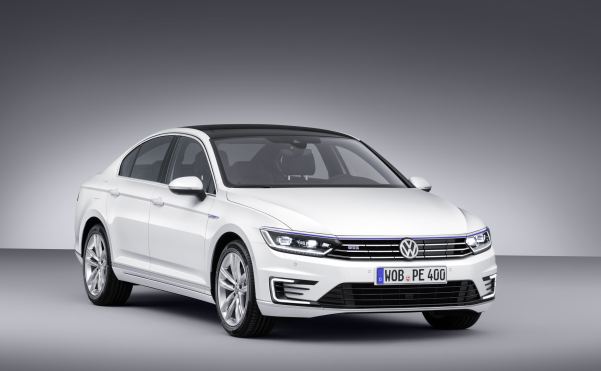 Volkswagen announces eco-busting plug-in hybrid Passat